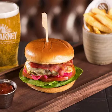 International Кілларні