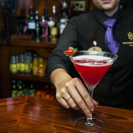 Готель International