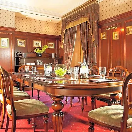 International Hotel 4*